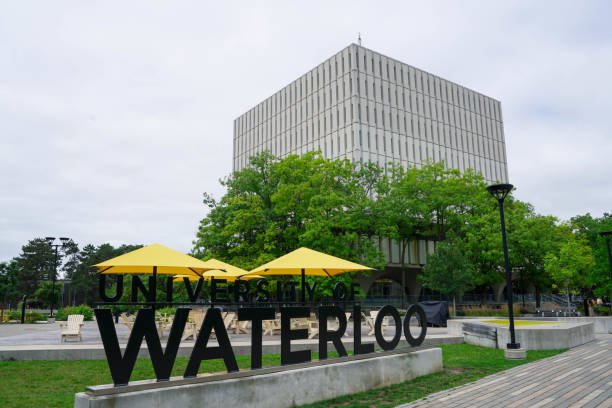 University of Waterloo Canada Faculty of Mathematics Global Scholarship 2025